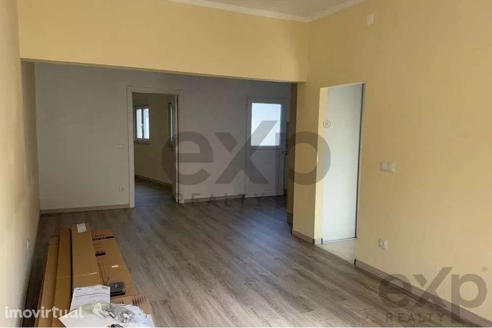 Moradia T2 totalmente renovada na Marinha Grande ! - Grande imagem: 5/33