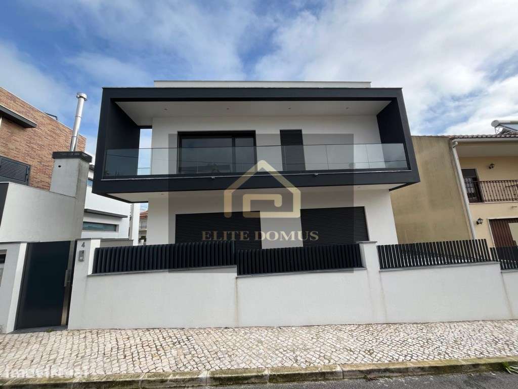 Linda moradia com Piscina Famões! - Grande imagem: 2/60