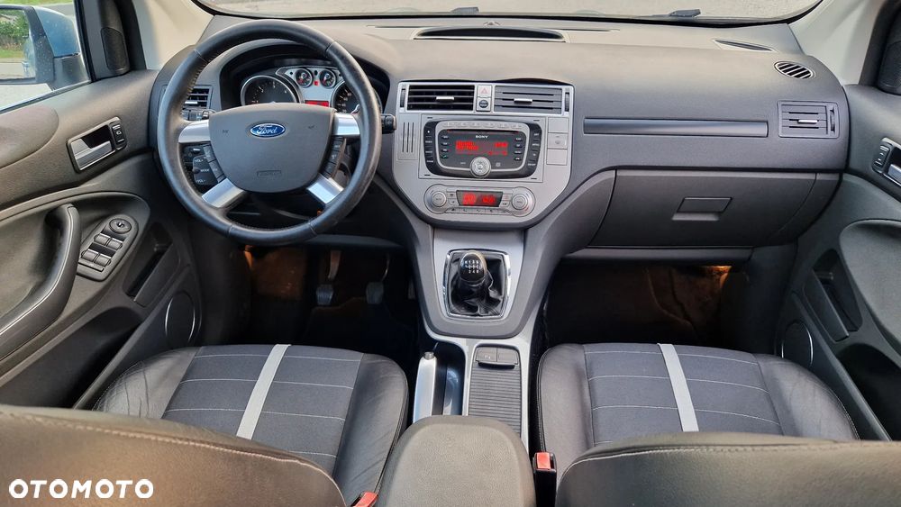 Ford Kuga 2.0 TDCi 4x4 Titanium - 14