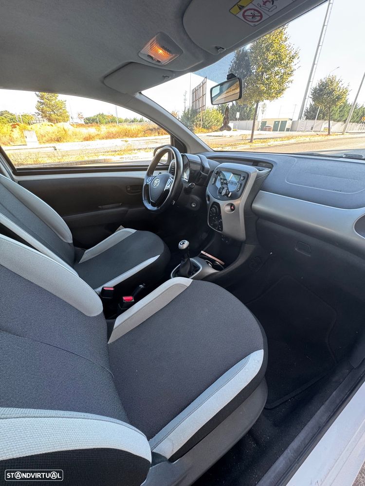 Toyota Aygo x - 11