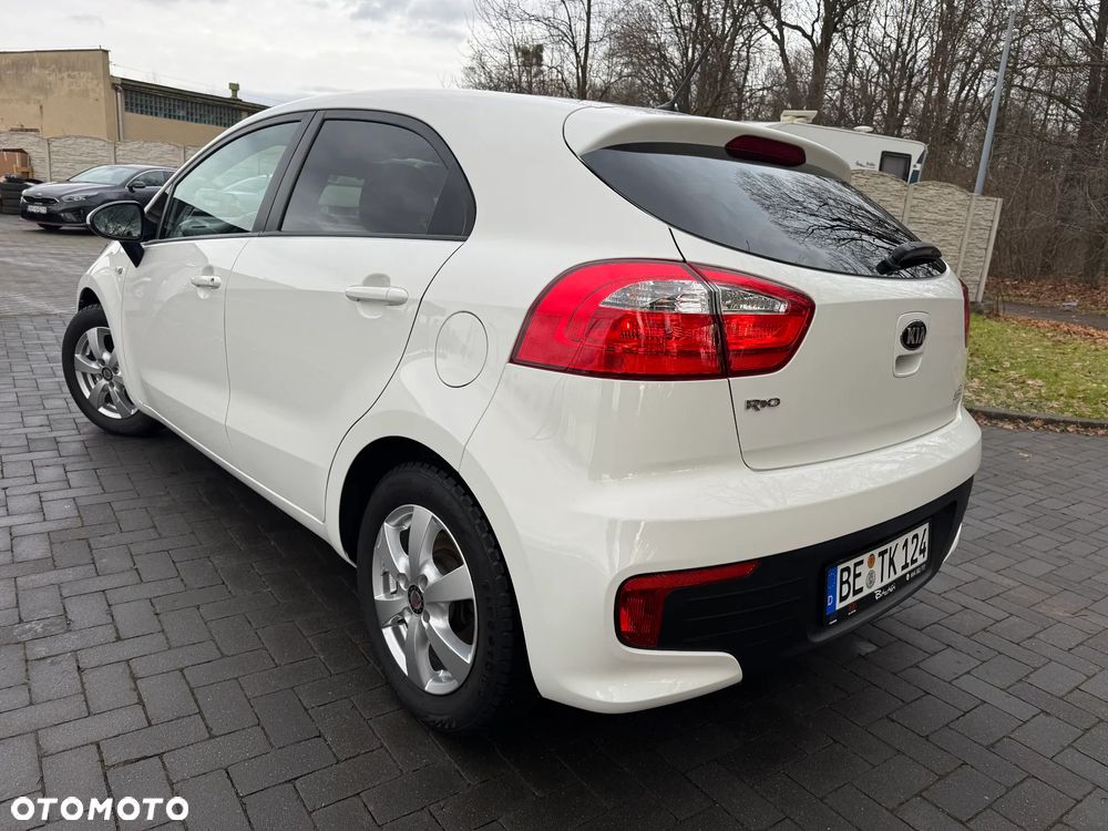 Kia Rio 1.2 Attract - 12