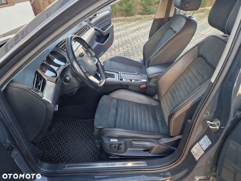 Volkswagen Passat 2.0 TDI SCR DSG Highline - 20