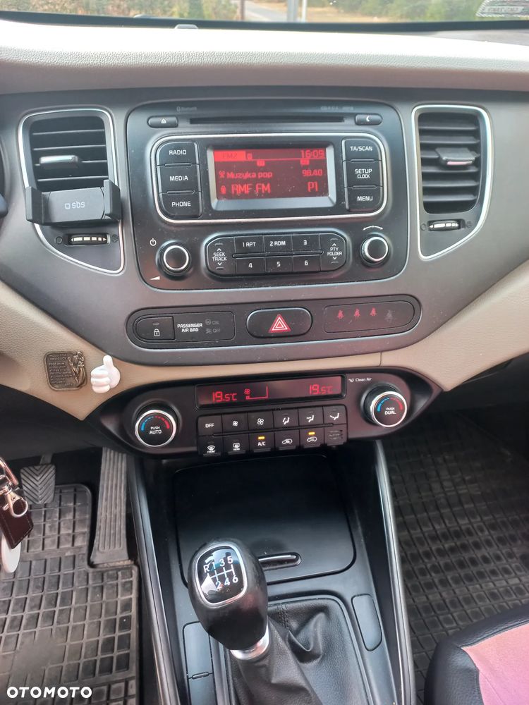 Kia Carens 1.6 GDI M - 11