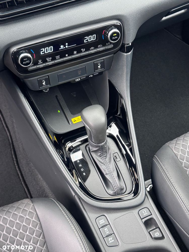 Toyota Yaris Hybrid 1.5 Premiere Edition - 33