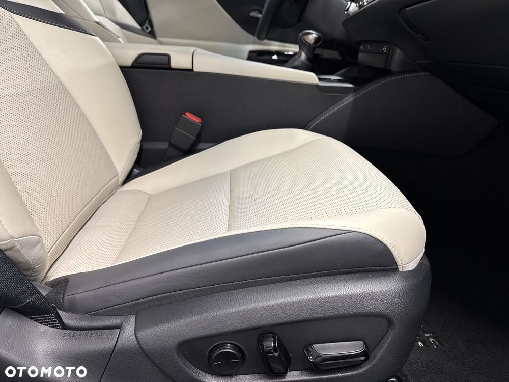 Lexus ES 300h Business Edition - 20