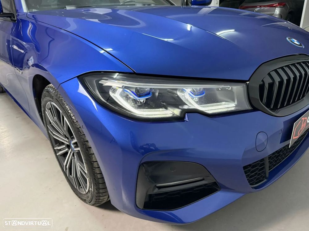 BMW 330 e Touring Pack Desportivo M Auto - 28