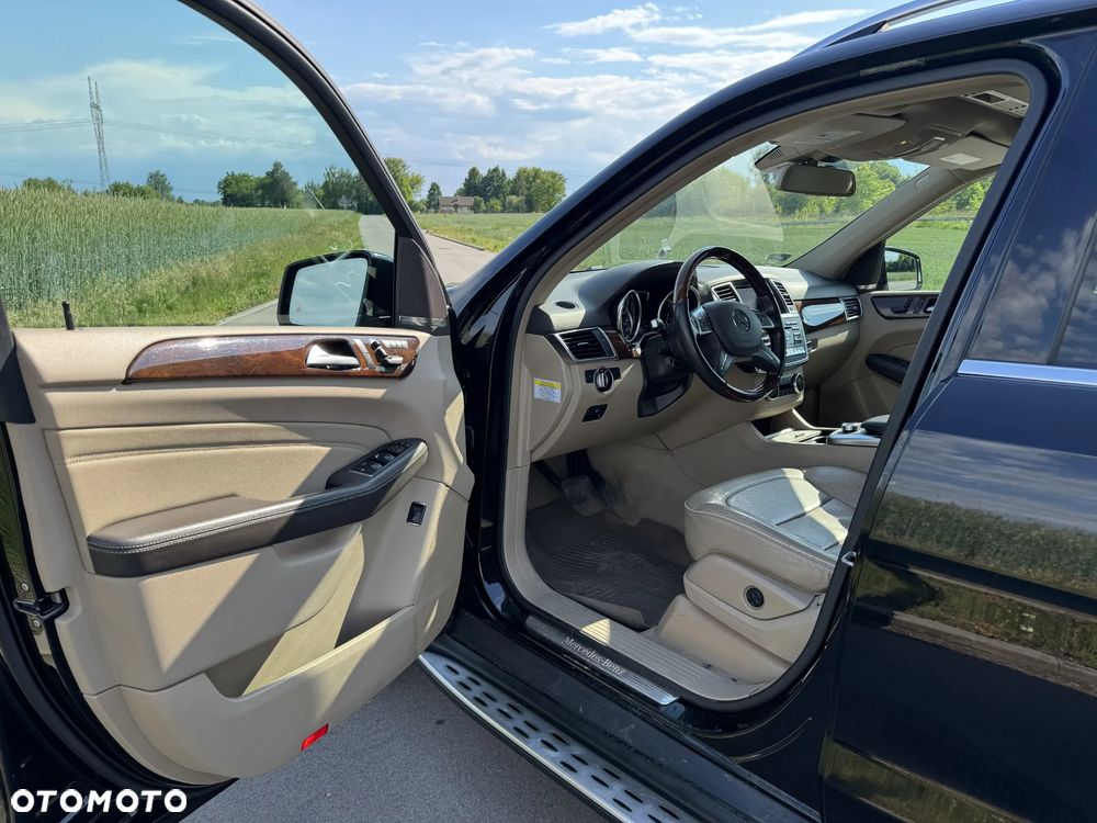 Mercedes-Benz ML - 13
