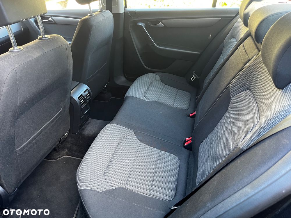 Volkswagen Passat 1.4 TSI BMT Comfortline - 9