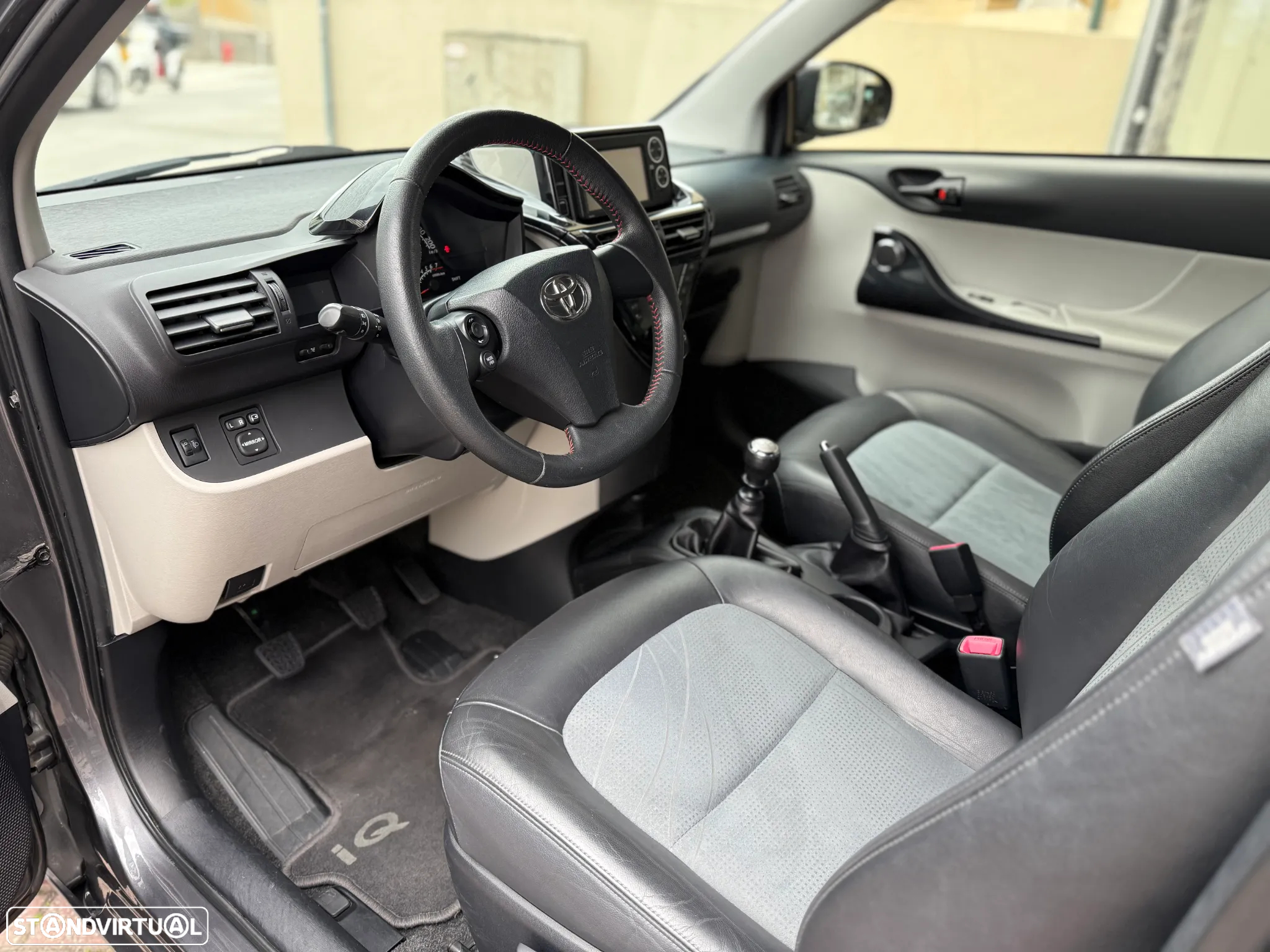 Toyota iQ 1.33 VVT-i 2 EP+NAVI+Bluetooth - 7