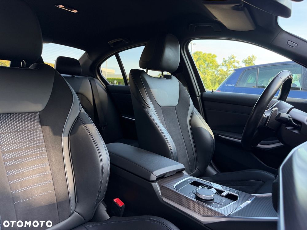 BMW Seria 3 318i M Sport sport - 22