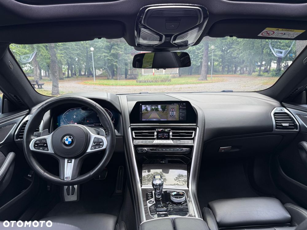 BMW Seria 8 - 32