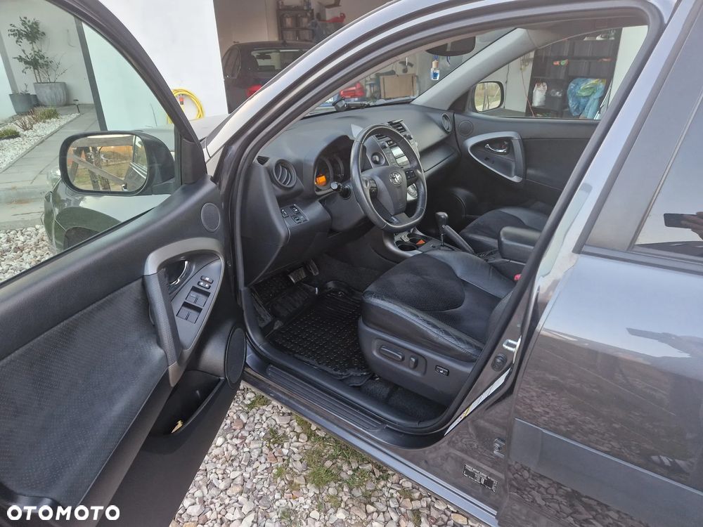 Toyota RAV4 2.2 D-4D 4x4 Automatik Executive - 9