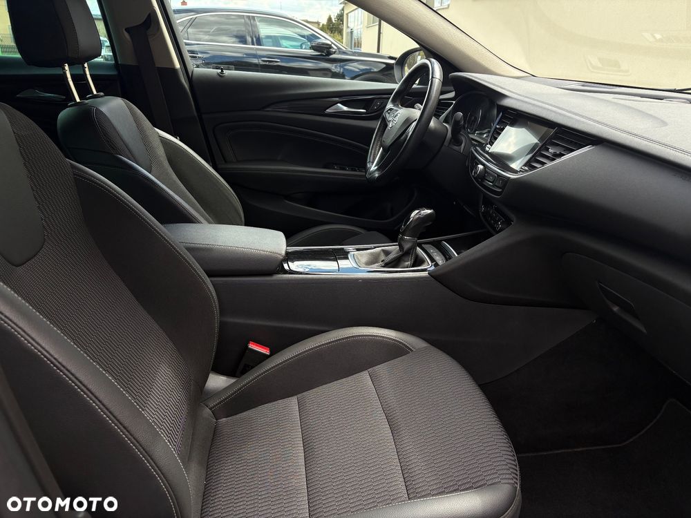 Opel Insignia - 25