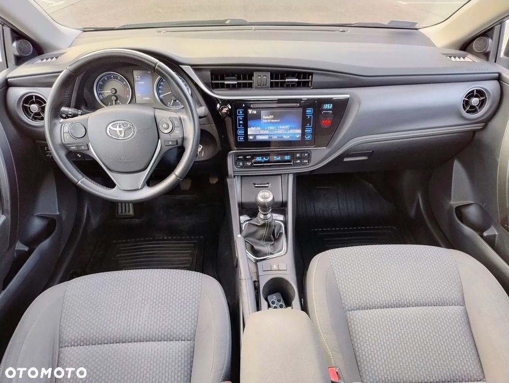 Toyota Corolla 1.6 Comfort - 6