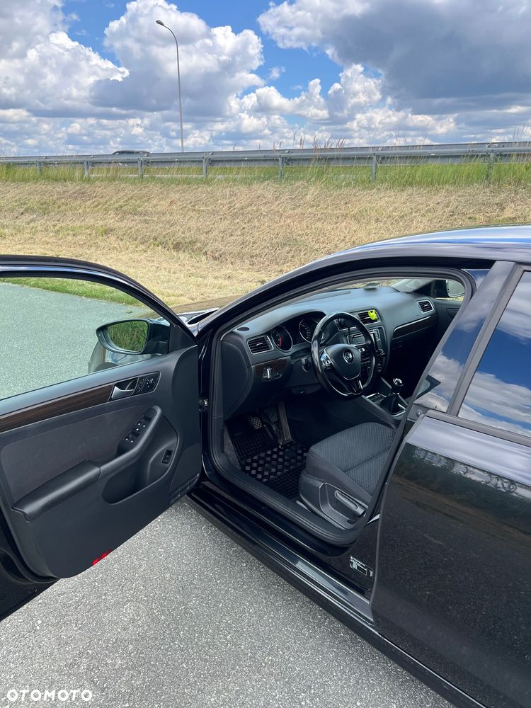 Volkswagen Jetta 1.4 TSI BMT Comfortline - 17