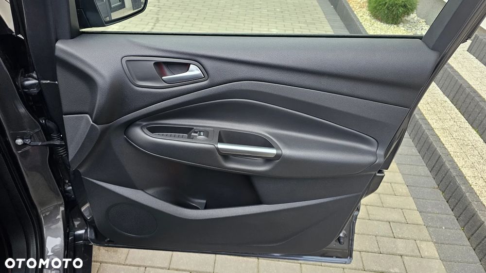 Ford Kuga 1.5 EcoBoost 2x4 ST-Line - 12