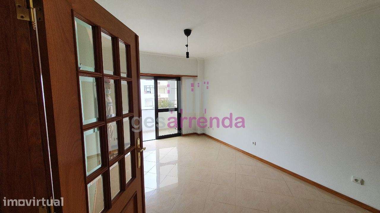 LM104 | Apartamento T2+2  São João do Estoril com garagem - Grande imagem: 4/19