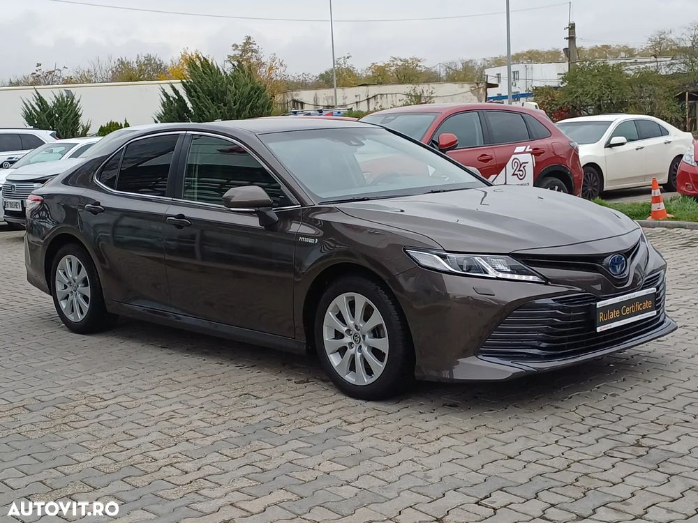 Toyota Camry 2.5 Hybrid Business - 3