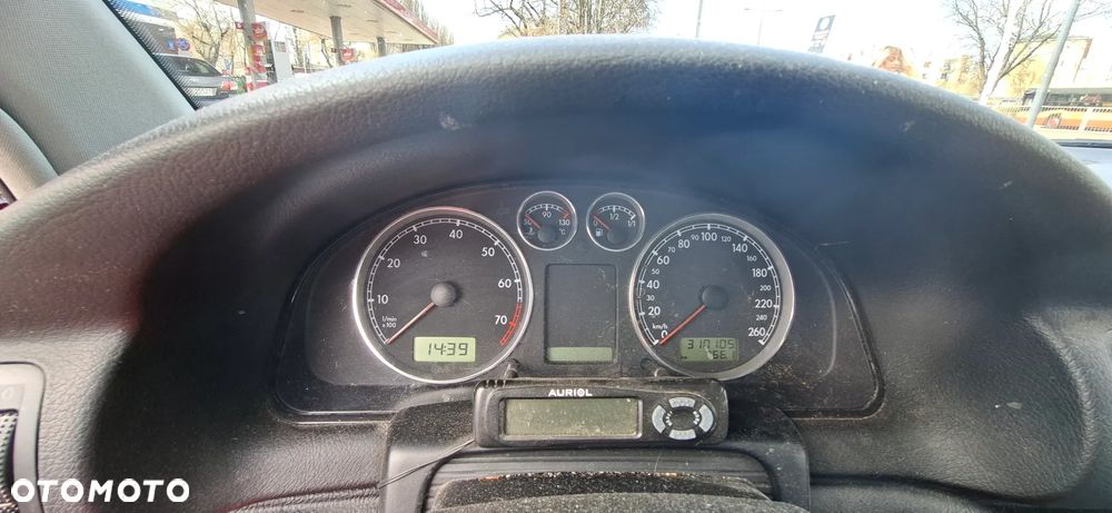 Volkswagen Passat 2.0 Basis - 12