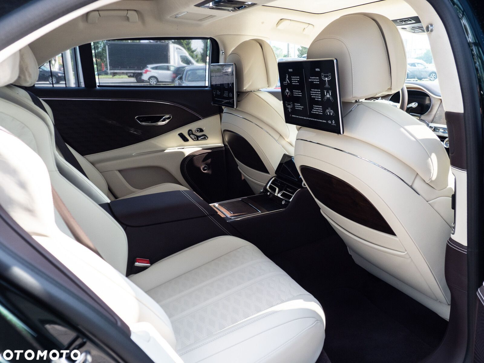 Bentley Flying Spur - 36