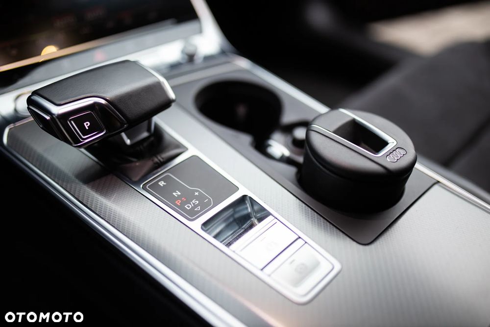 Audi A6 Avant 2.0 TDI ultra S tronic - 16