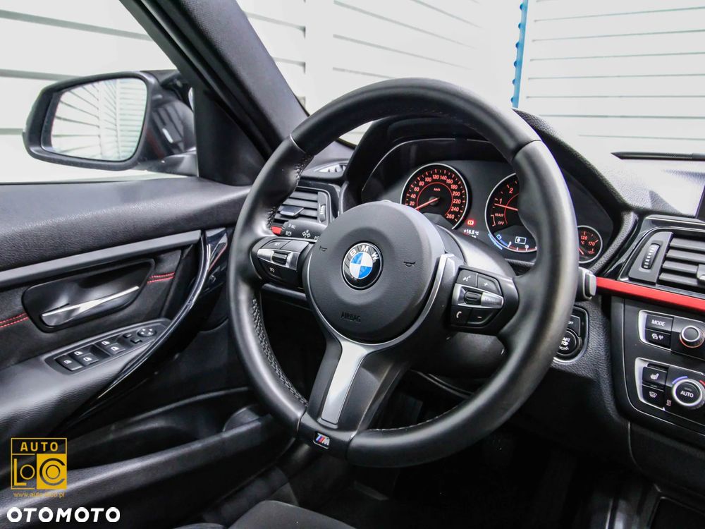 BMW Seria 3 320i M Sport - 25