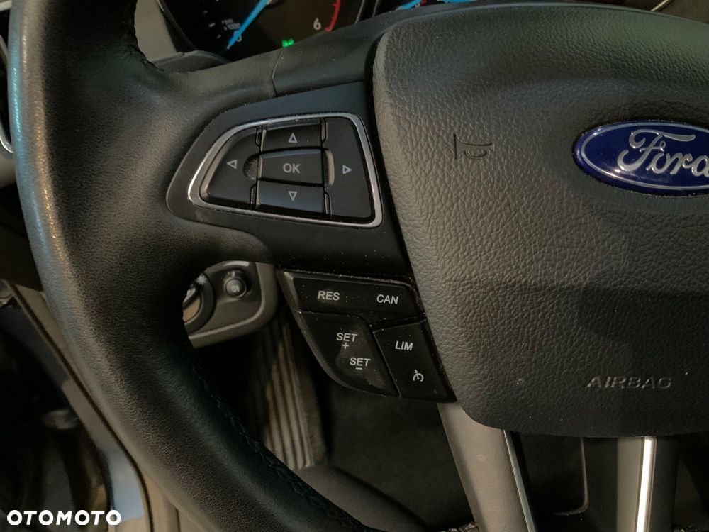 Ford Kuga 2.0 TDCi 2x4 Titanium - 5