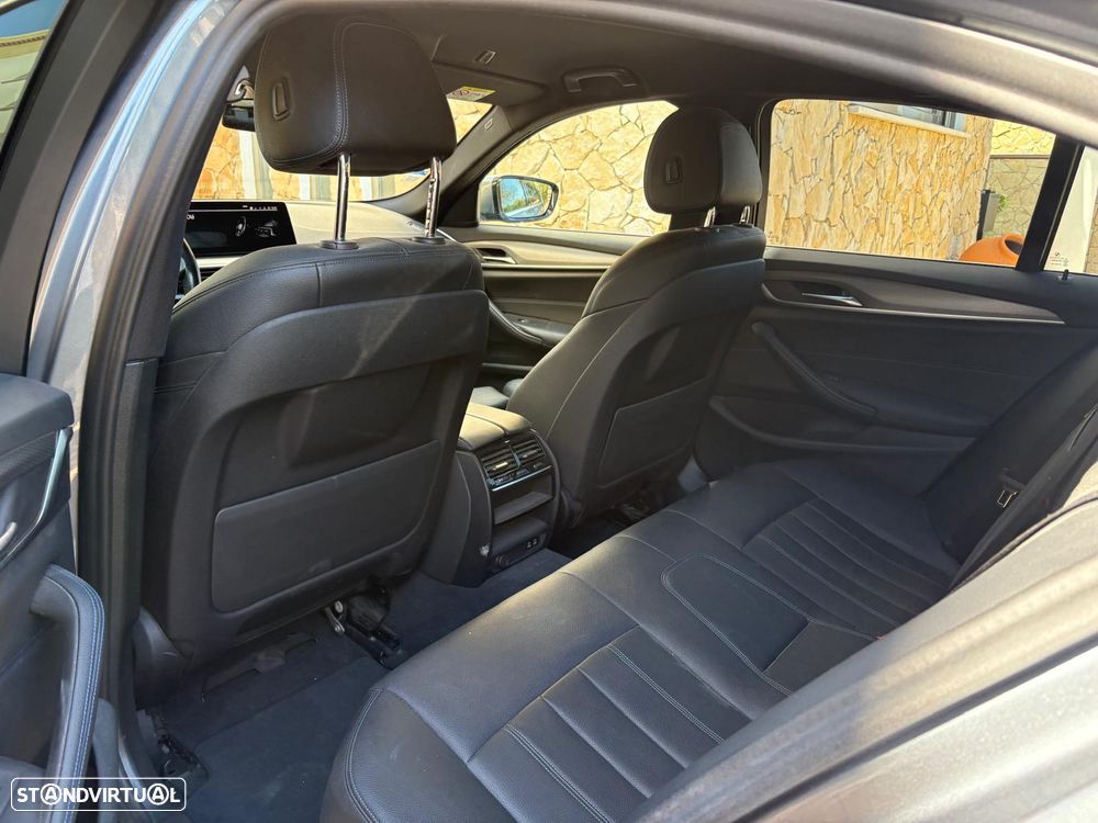 BMW 530 e iPerformance — fotografia 14