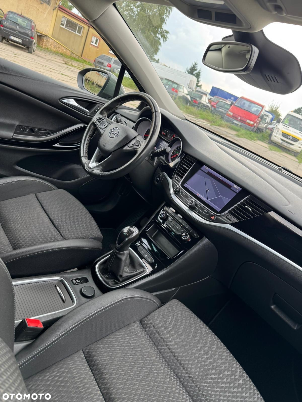 Opel Astra V 1.4 T Dynamic - 11