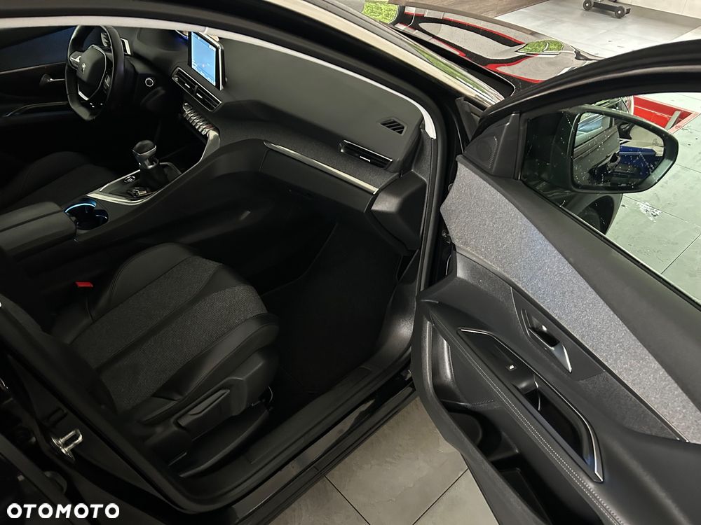 Peugeot 5008 1.2 PureTech Access S&S - 29
