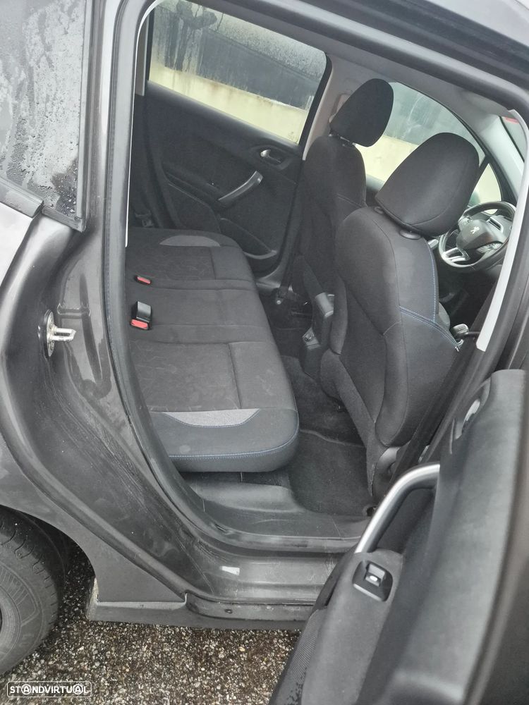 Peugeot 2008 1.2 PureTech Allure - 16