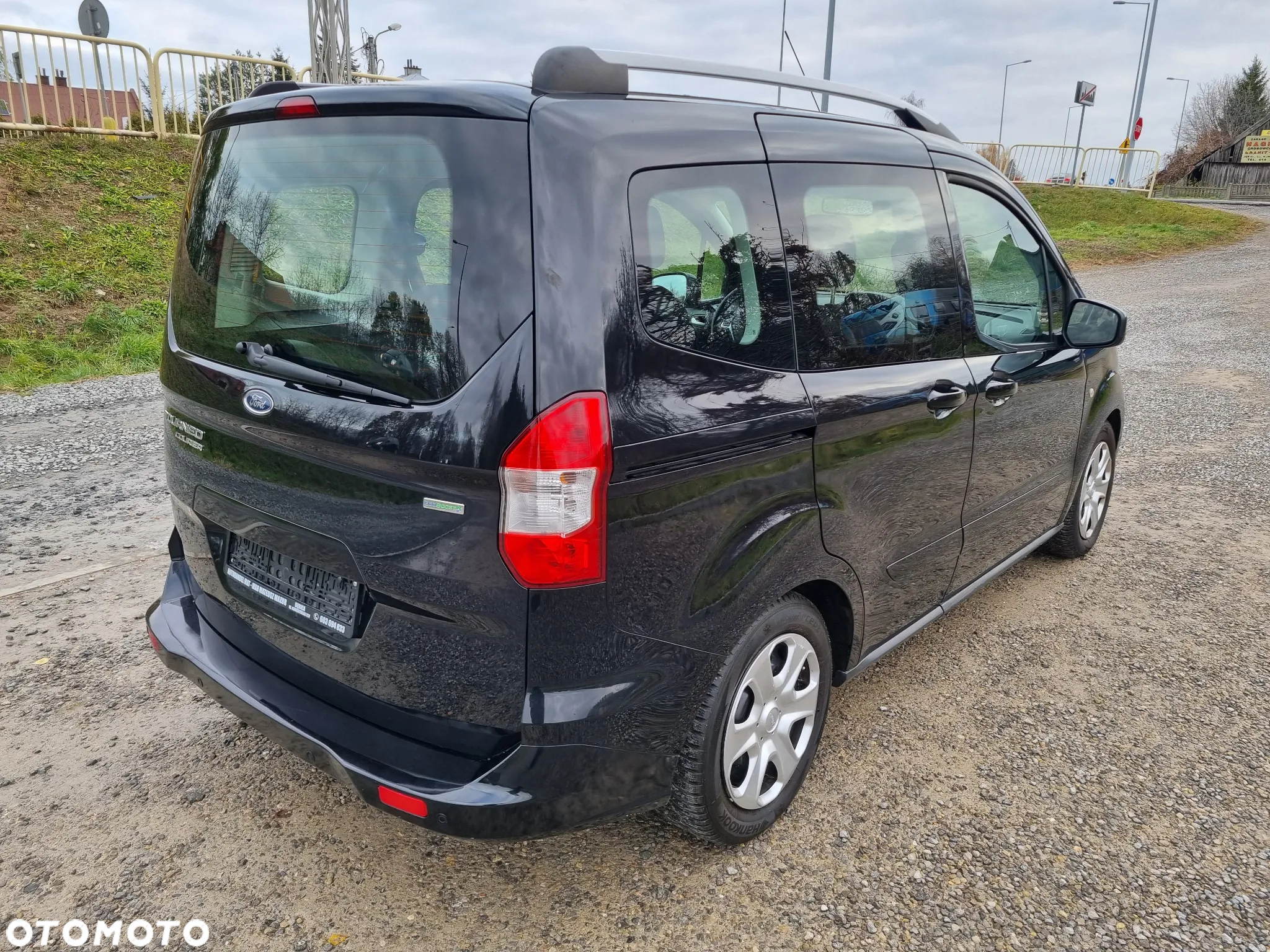 Ford Tourneo Courier 1.0 EcoBoost S&S Ambiente - 9