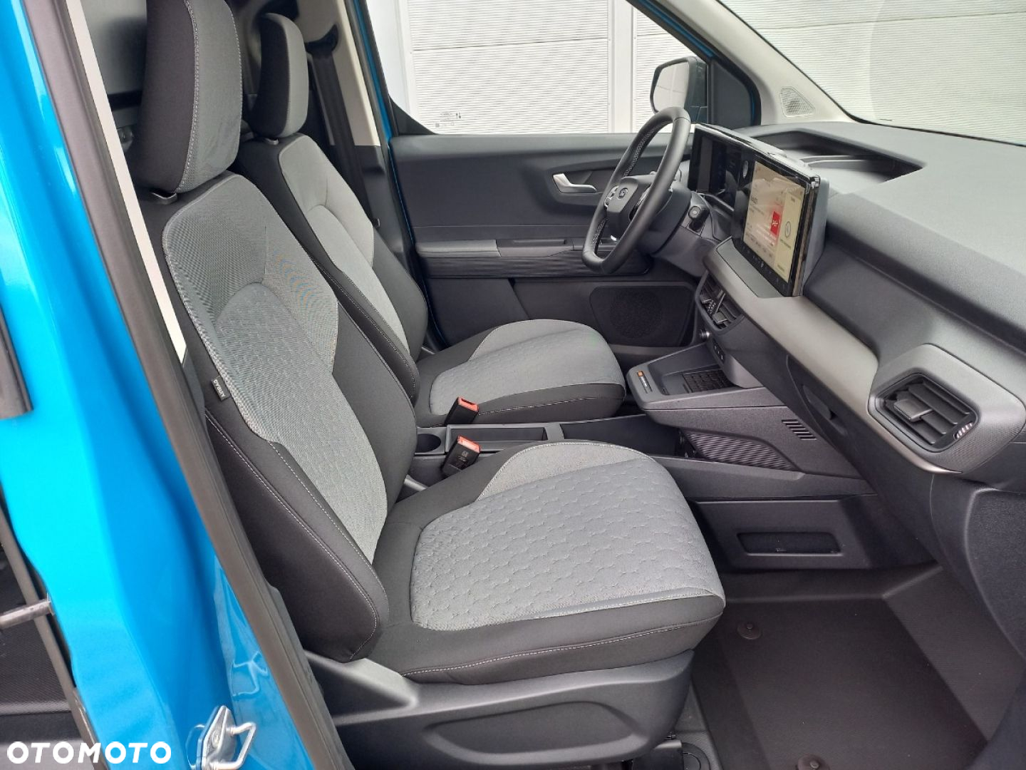 Ford Transit Courier - 10