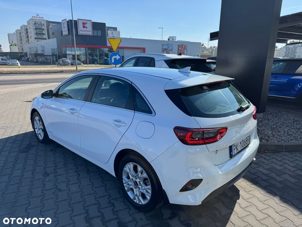 Kia Ceed 1.5 T-GDI M - 3