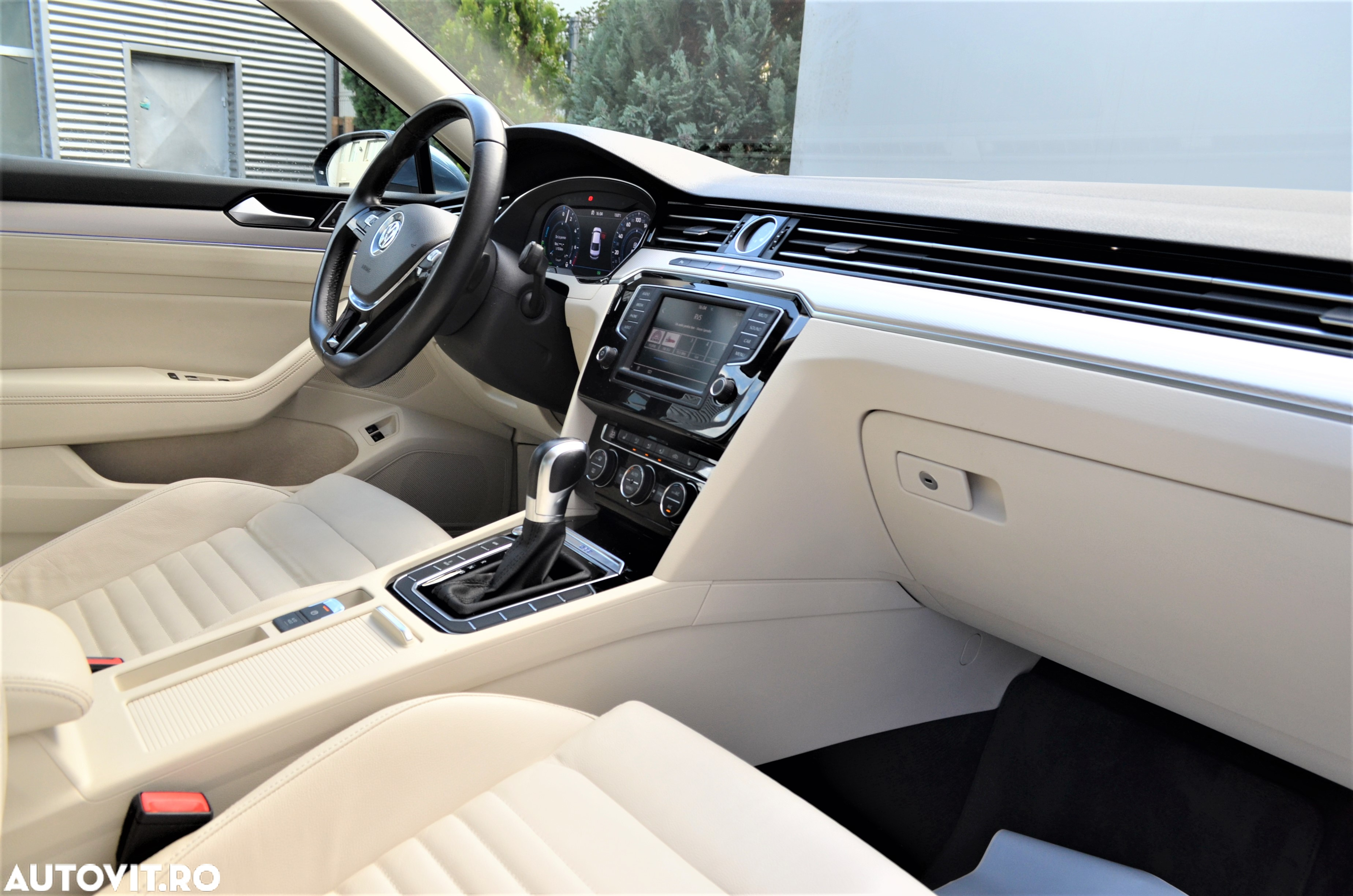 Volkswagen Passat - 10
