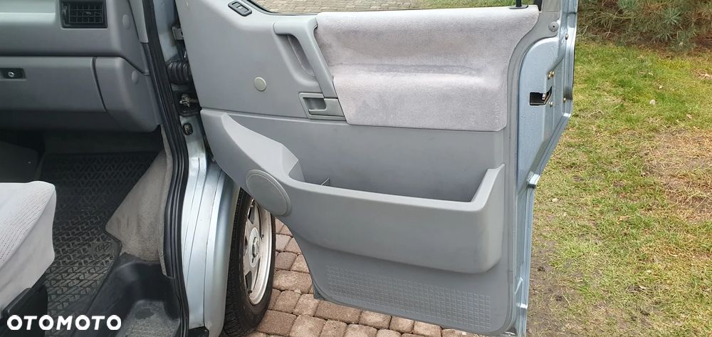 Volkswagen Transporter - 21