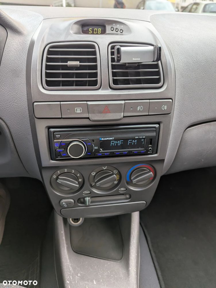 Hyundai Accent 1.5 Comfort - 20