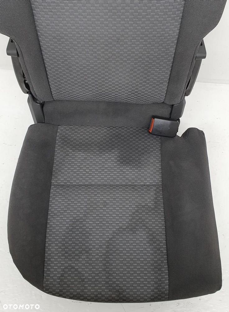 FOTEL KANAPY PRAWY TYŁ TYLNY ZAPINKA II RZĄD FORD FOCUS C-MAX MK1 - 3