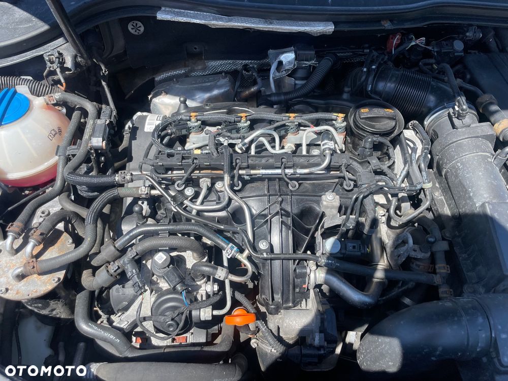 Volkswagen Passat 2.0 TDI DPF BlueMotion Technology Comfortline - 30