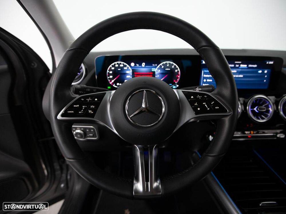 Mercedes-Benz GLA 180 7G-DCT Progressive Advanced - 14
