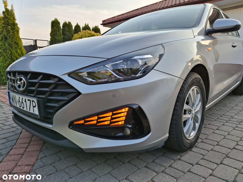 Hyundai i30 1.5 DPI Classic + - 13