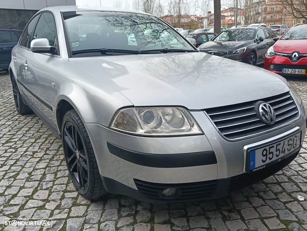 VW Passat 1.9 TDi Highline - 12