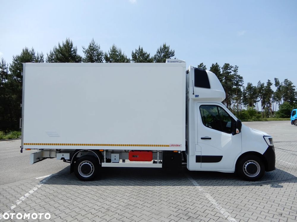 Renault Master 2.3 dCi 163 Km Chłodnia -20*C +30*C Funkcja Grzania Zasilanie V230 Izoterma 4.20 Cm 8 E.Palet Kabina Sypialniana WEBASTO Zawieszenie WZMACNIANE GWARANCJA FABRYCZNA - 3