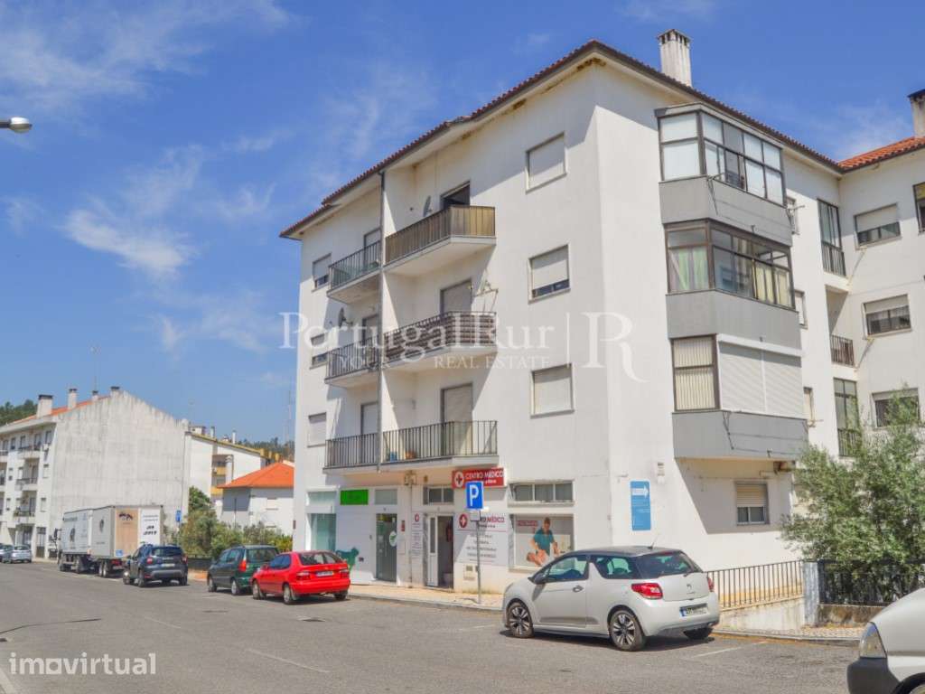 Apartamento T2 com garagem e sótão em Proença-a-Nova - Grande imagem: 2/40