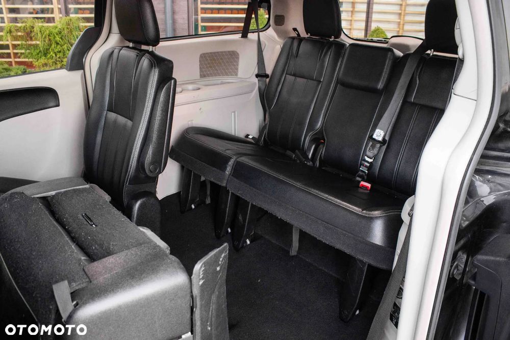 Chrysler Town & Country 3.6 Touring - 24