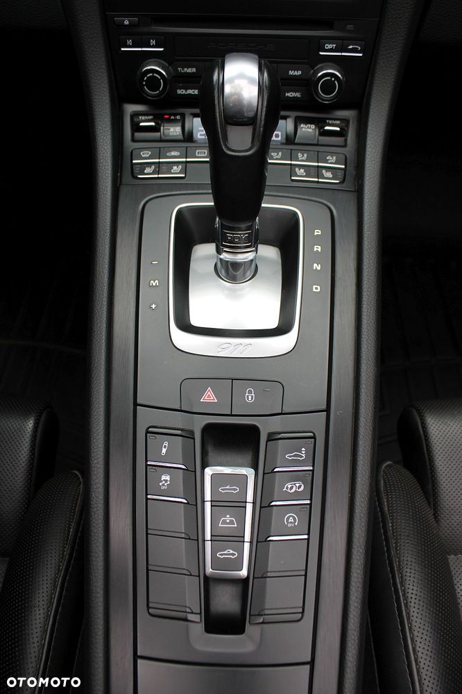 Porsche 911 Carrera 4 GTS PDK - 22