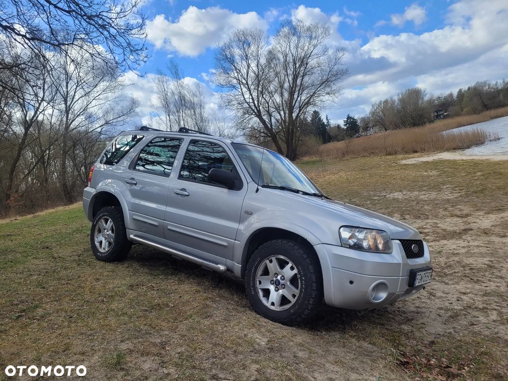 Ford Maverick 3.0 V6 Limited - 1