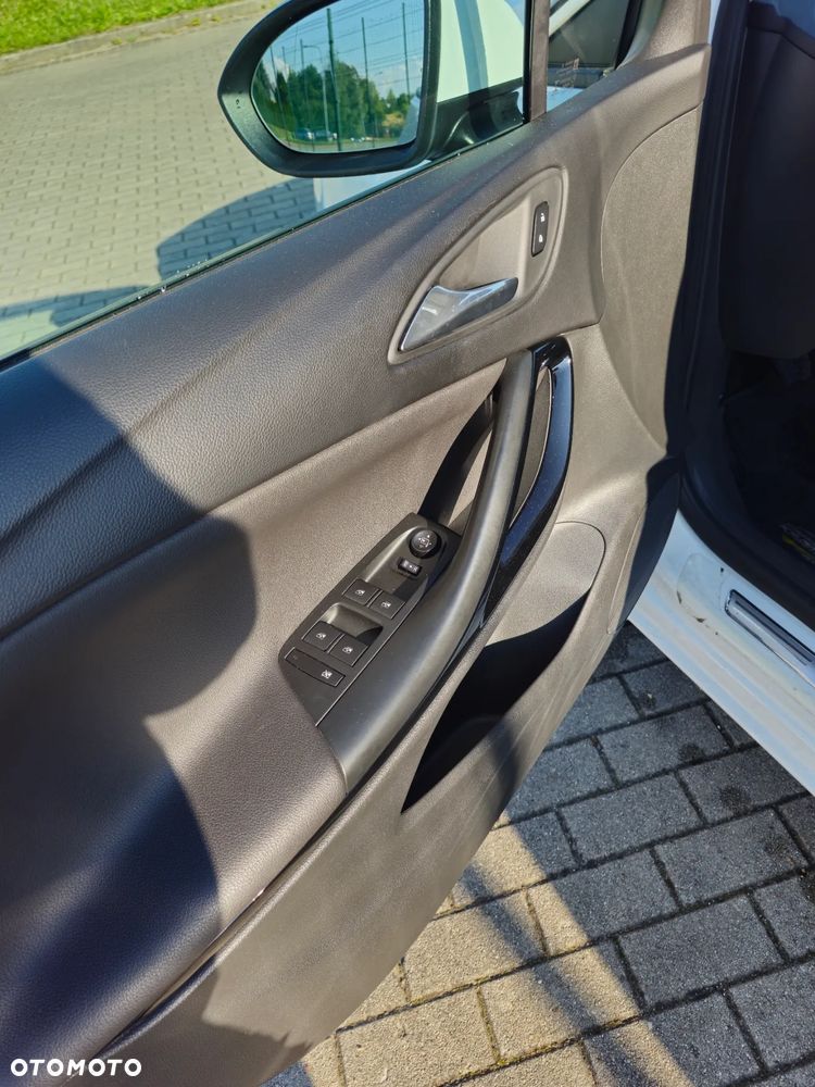 Opel Astra 1.6 Turbo Start/Stop Sports Tourer Innovation - 14