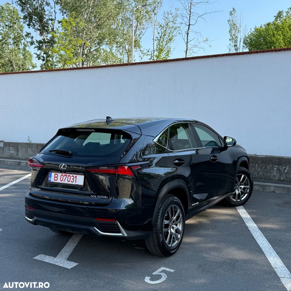 Lexus Seria NX 300h Executive Line - 12