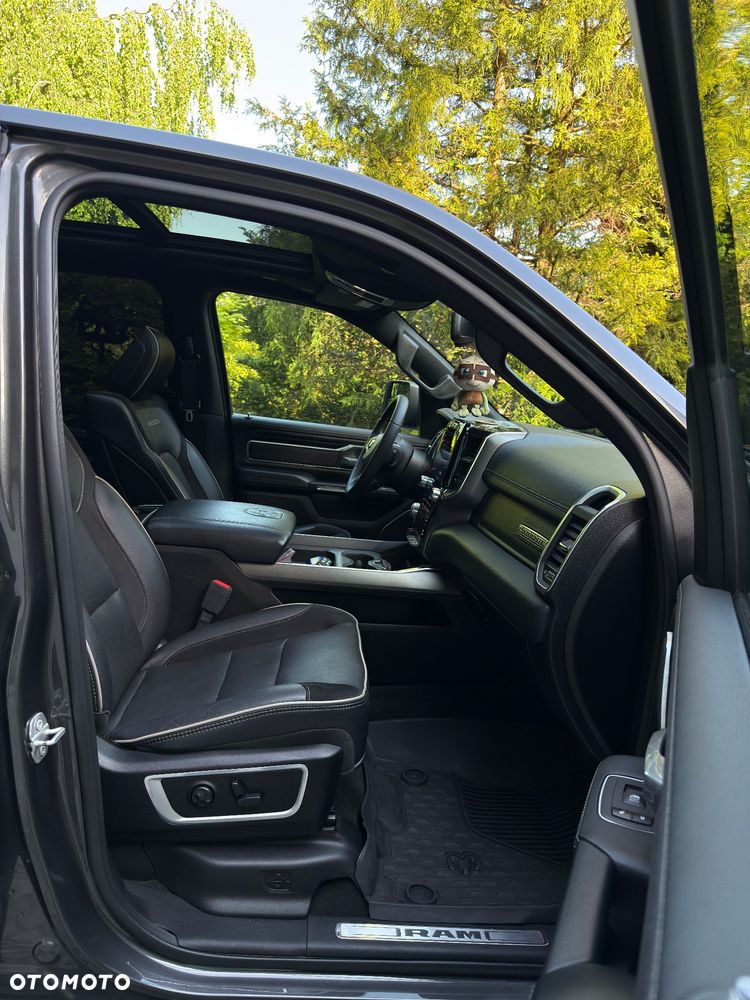 RAM 1500 Crew Cab Shortbed Laramie - 14